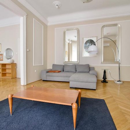Standard Apartment By Hi5 - Kecskemeti Street Suite ブダペスト エクステリア 写真