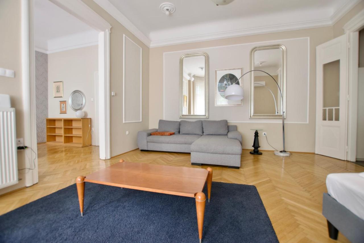 Standard Apartment By Hi5 - Kecskemeti Street Suite ブダペスト エクステリア 写真